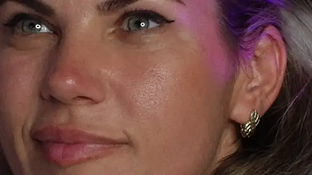 FeliciaKrige live cam on StripChat
