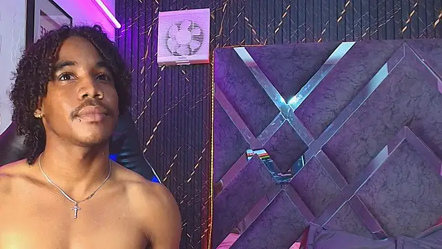 axel_silva4 live cam on StripChat
