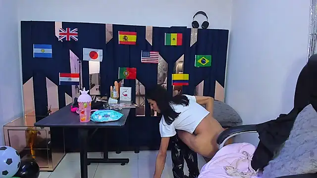 Aisha_hotts777 webcam