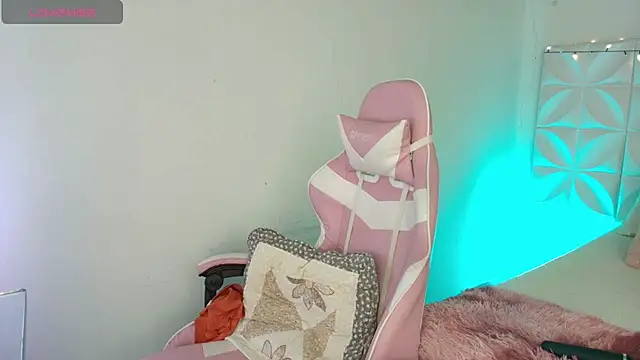 Ivonny_Goldie webcam