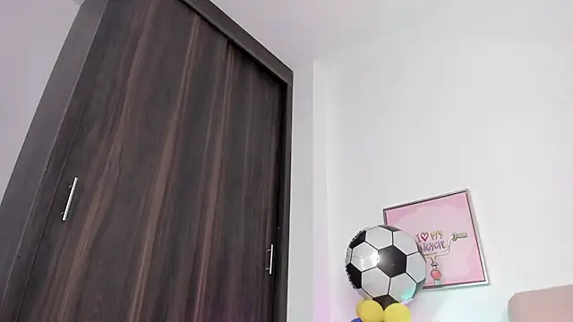 miaapril webcam