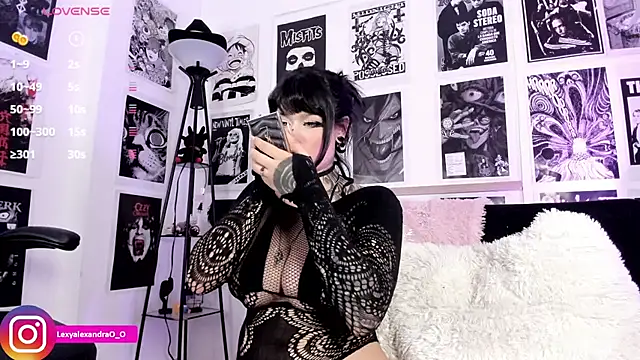 Lexyjoycce live cam on StripChat