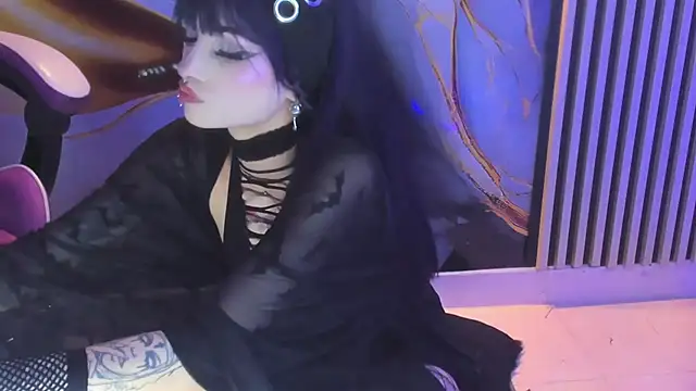 chloe_jacksonn live cam on StripChat