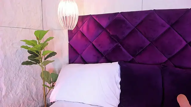 _BunnyNaugthy live cam on StripChat