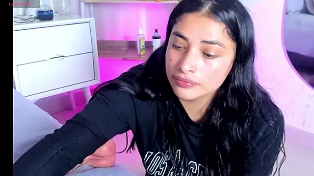 Emilybta live cam on StripChat