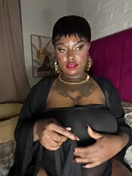 QUEEN_NOBUHLE_FEMDOM_777 webcam