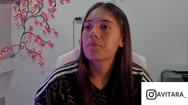 vanesita_ (F teen) - flash ass in panties