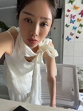 yuanpu0925 live cam on StripChat