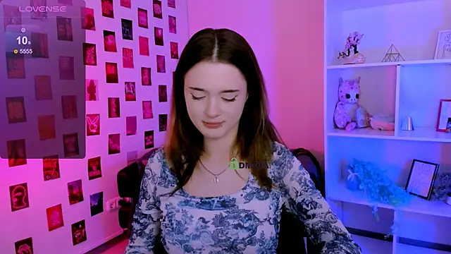 liana_kisses webcam