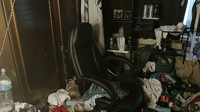 Ombeline1 live cam on StripChat