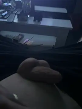 Greg110011 live cam on StripChat
