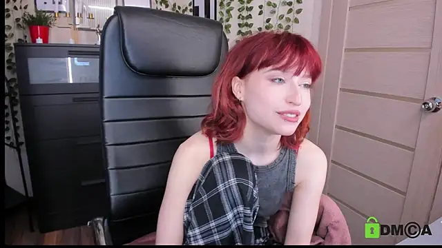 ElizaNik_ webcam