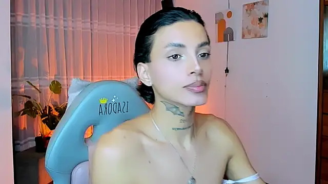 nilam_valker webcam
