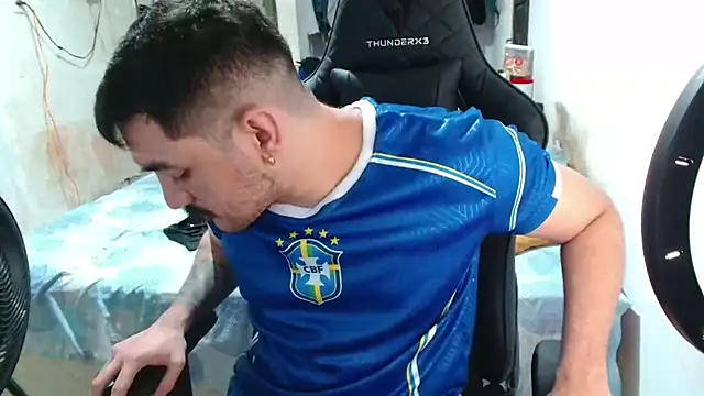 Leonino231 webcam