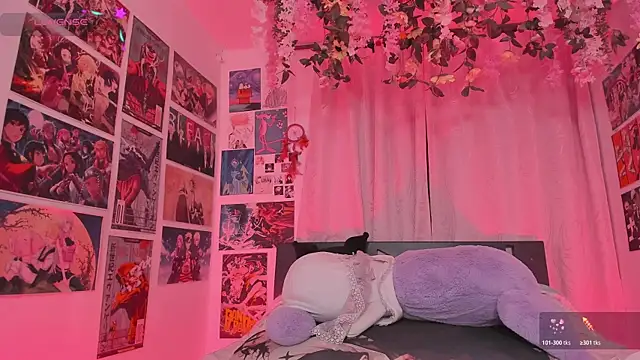 MissCurvyTop webcam