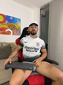 Ezzio_Scolaro webcam