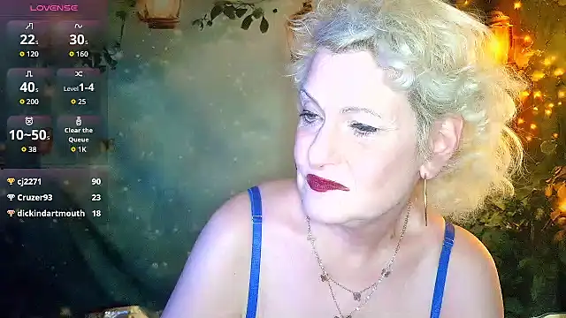 Blondie_the_librarian webcam