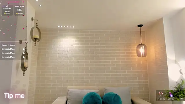 CorinneRusso live cam on StripChat