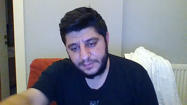 erkekkkadam live cam on StripChat