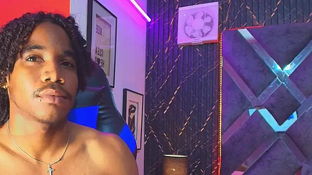 axel_silva4 live cam on StripChat