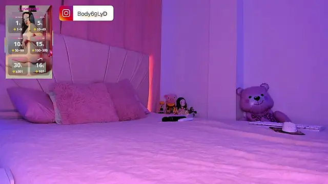 Body69ld live cam on StripChat