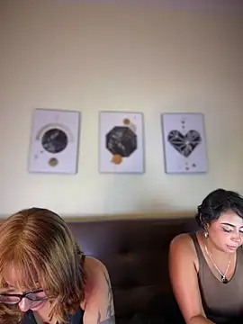 LeylaKnox webcam