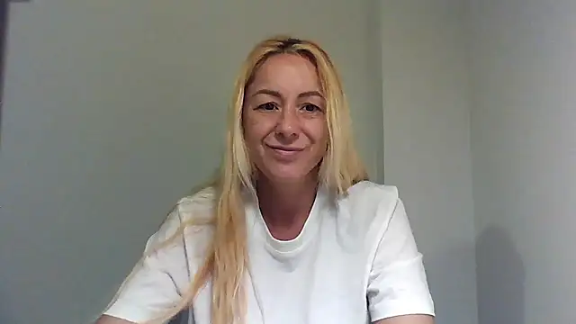 _karolynesyera_ webcam