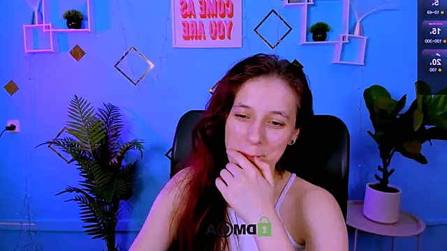 nami_glow webcam