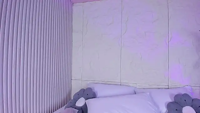naughty_flower18 webcam