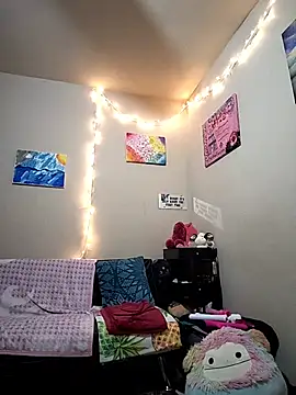 LaylaLucis webcam
