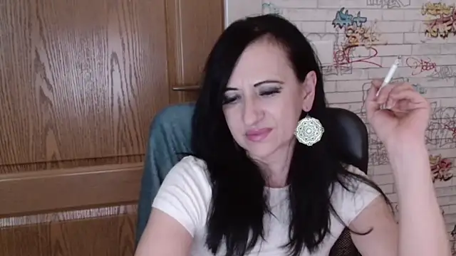 DebraMilf webcam