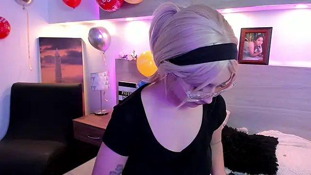 Nina-Mars live cam on StripChat
