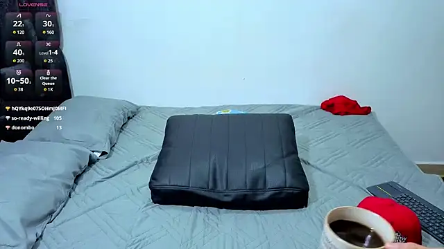 Luke_Muscle webcam