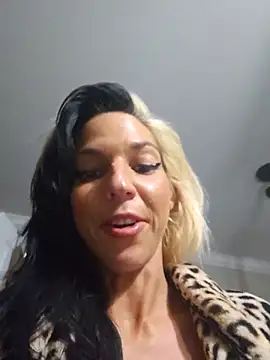 lil_jiggly live cam on StripChat
