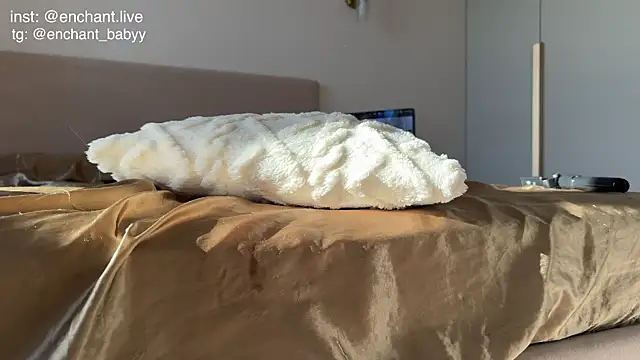 enchant_baby webcam