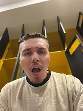 adam-rivera webcam