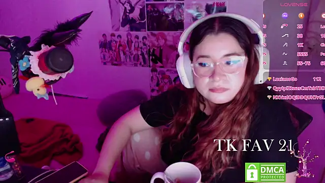 Pink_girl0n webcam
