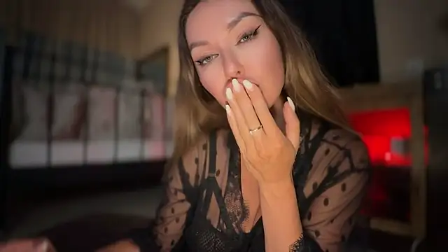 Untamed_Reina webcam