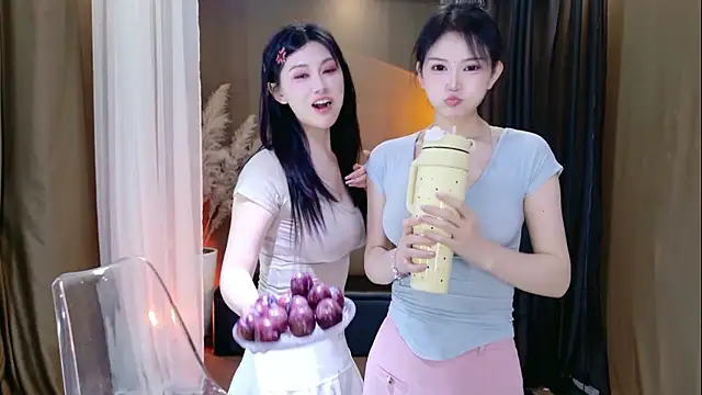 Banana-Milk69 webcam