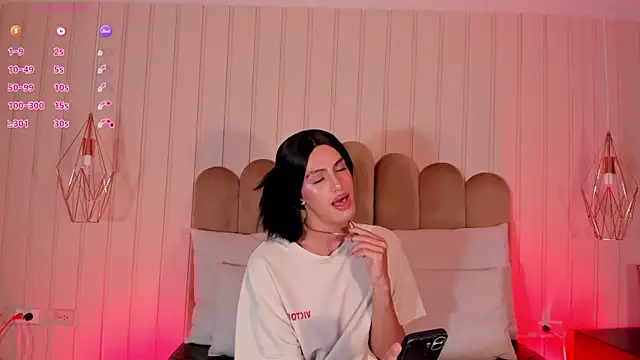 nicki-west webcam