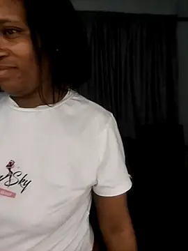 QueenZara_202 webcam