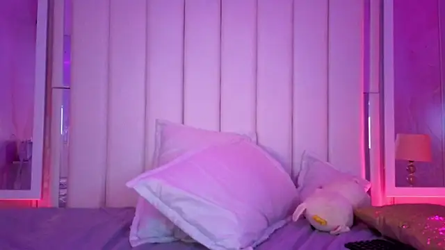 Alyana_Skinny webcam