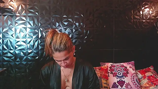 PINK__LOLA1 webcam