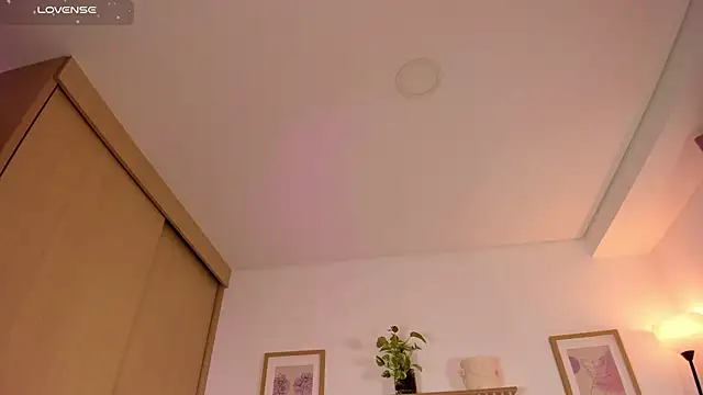 Lilabril live cam on StripChat