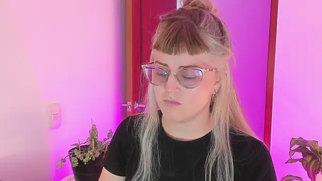 tekila__ (F young) - 💋TWERKING IN PANTY