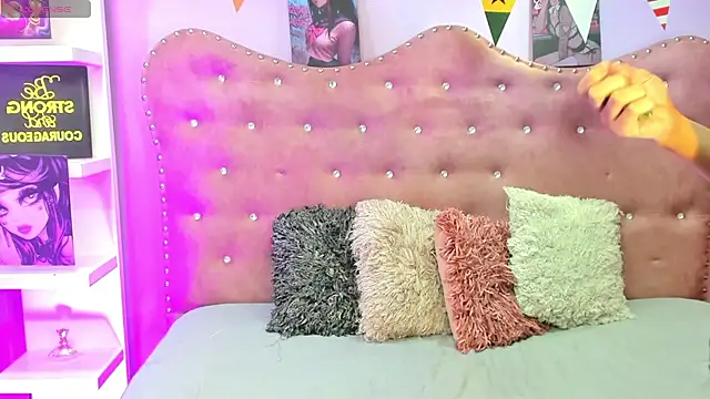 Charlie_Williams live cam on StripChat