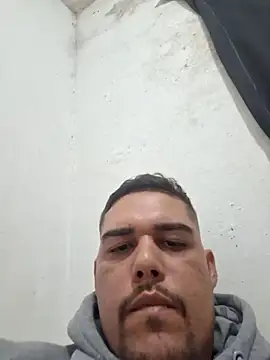 feehzungi0000 live cam on StripChat