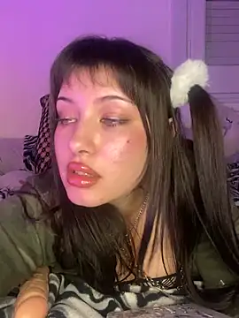 cherryxxox (F young) - TITS FLASH + CREAM