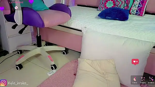 Kylie_brokee webcam