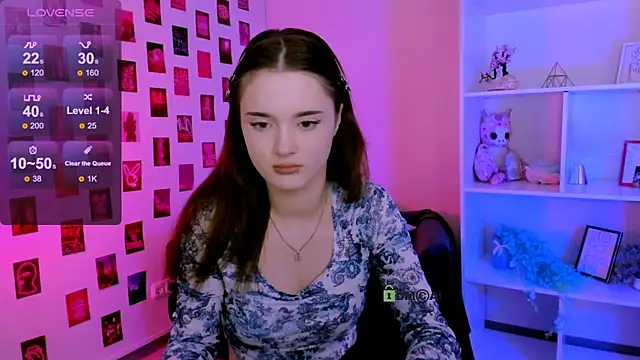 liana_kisses live cam on StripChat
